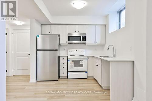 24 Broddy Avenue, Brantford, ON - Indoor Photo Showing Kitchen