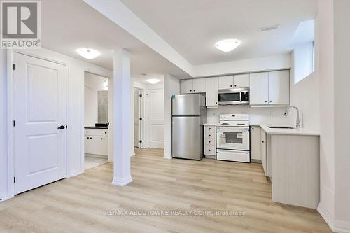 24 Broddy Avenue, Brantford, ON - Indoor Photo Showing Kitchen