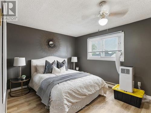 G - 164 Henry Street, Brantford, ON - Indoor Photo Showing Bedroom