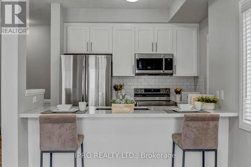 37 Laguna Village Crescent, Hamilton (Hannon), ON - Indoor Photo Showing Kitchen