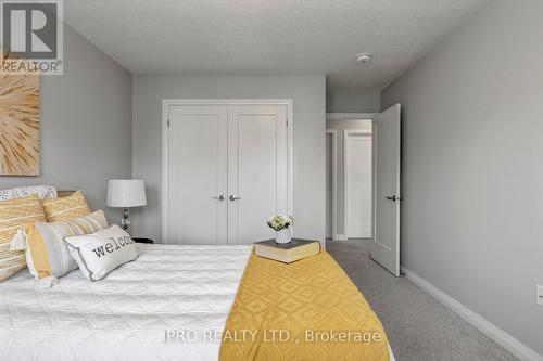 37 Laguna Village Crescent, Hamilton (Hannon), ON - Indoor Photo Showing Bedroom