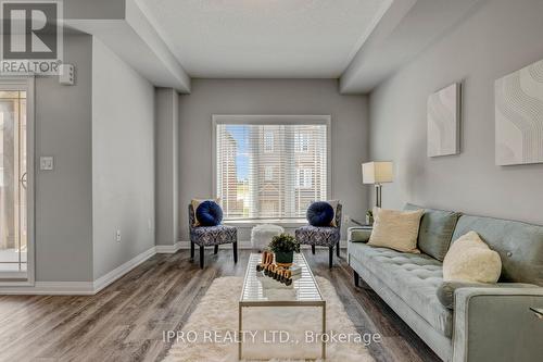 37 Laguna Village Crescent, Hamilton (Hannon), ON - Indoor Photo Showing Living Room