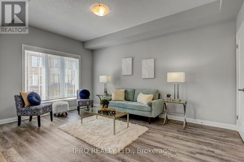 37 Laguna Village Crescent, Hamilton (Hannon), ON - Indoor Photo Showing Living Room