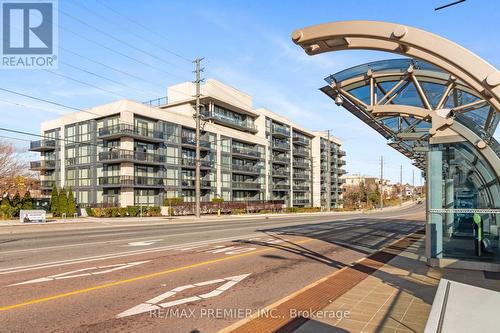 101 - 4700 Highway 7, Vaughan, ON - Outdoor