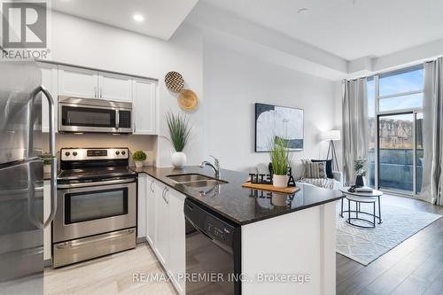 101 - 4700 Highway 7, Vaughan, ON - Indoor Photo Showing Kitchen With Double Sink