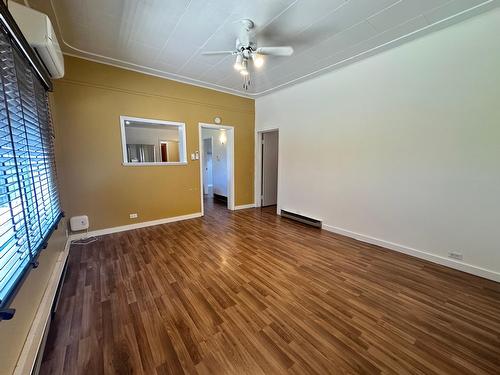 7742 22Nd Street, Grand Forks, BC - Indoor Photo Showing Other Room