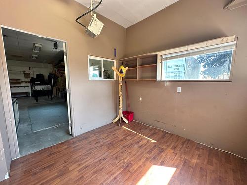 7742 22Nd Street, Grand Forks, BC - Indoor Photo Showing Other Room