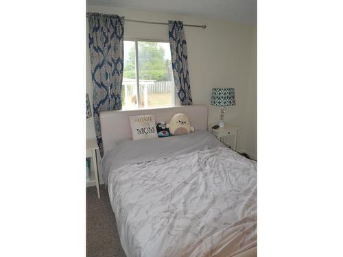 7750 21St Street, Grand Forks, BC - Indoor Photo Showing Bedroom