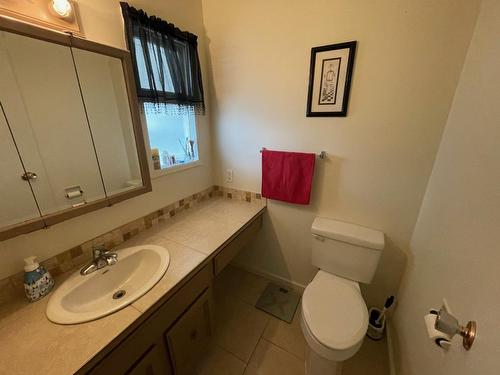 7750 21St Street, Grand Forks, BC - Indoor Photo Showing Bathroom