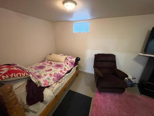 7750 21St Street, Grand Forks, BC - Indoor Photo Showing Bedroom