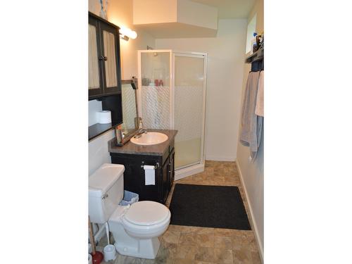 7750 21St Street, Grand Forks, BC - Indoor Photo Showing Bathroom