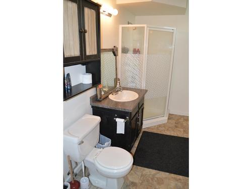 7750 21St Street, Grand Forks, BC - Indoor Photo Showing Bathroom