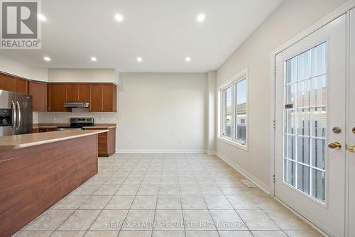 5451 Festival Drive, Mississauga (Churchill Meadows), ON - Indoor Photo Showing Kitchen