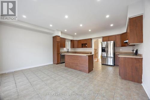 5451 Festival Drive, Mississauga (Churchill Meadows), ON - Indoor Photo Showing Kitchen