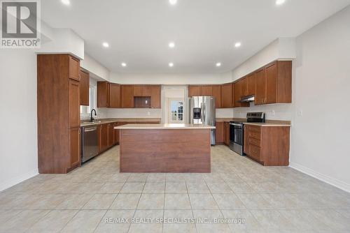 5451 Festival Drive, Mississauga (Churchill Meadows), ON - Indoor Photo Showing Kitchen