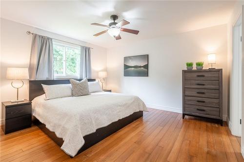 656 King Road, Burlington, ON - Indoor Photo Showing Bedroom