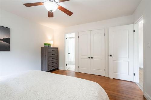 656 King Road, Burlington, ON - Indoor Photo Showing Bedroom