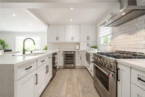 656 King Road, Burlington, ON - Indoor Photo Showing Kitchen With Upgraded Kitchen