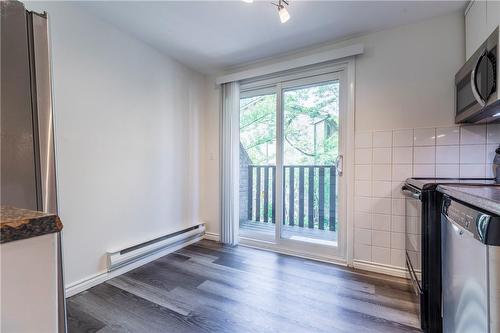 1967 Main Street W|Unit #9, Hamilton, ON - Indoor Photo Showing Kitchen