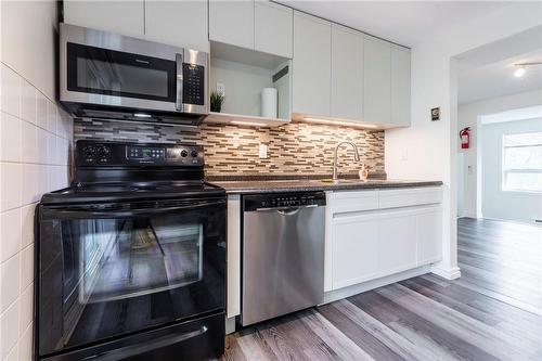 1967 Main Street W|Unit #9, Hamilton, ON - Indoor Photo Showing Kitchen With Upgraded Kitchen