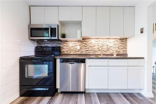 1967 Main Street W|Unit #9, Hamilton, ON - Indoor Photo Showing Kitchen