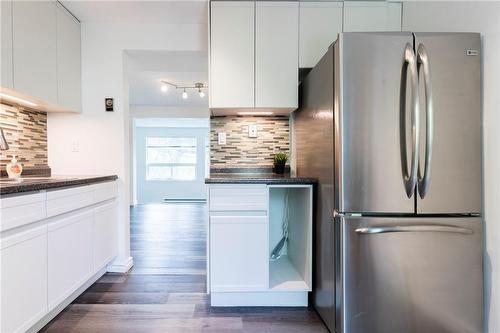 1967 Main Street W|Unit #9, Hamilton, ON - Indoor Photo Showing Kitchen