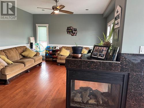 1844 88 Avenue, Dawson Creek, BC - Indoor Photo Showing Living Room