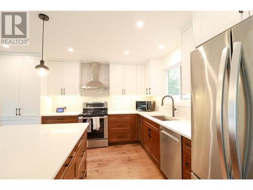 150 Nesbitt Crescent, Penticton, BC - Indoor Photo Showing Kitchen With Upgraded Kitchen