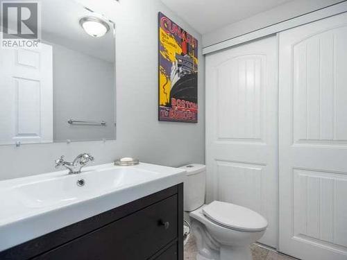 132-18 Azure Road, Whitehorse, YT - Indoor Photo Showing Bathroom