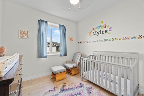 2237 Rahn Street, Armstrong, BC - Indoor Photo Showing Bedroom