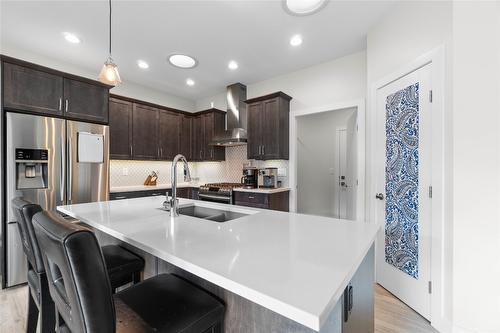 2237 Rahn Street, Armstrong, BC - Indoor Photo Showing Kitchen With Double Sink With Upgraded Kitchen