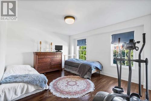 7 - 6 Leonard Street, Richmond Hill, ON - Indoor Photo Showing Bedroom