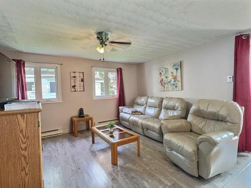 Salon - 1134Z Ch. De La Baie-Solitaire, Rouyn-Noranda, QC - Indoor Photo Showing Living Room