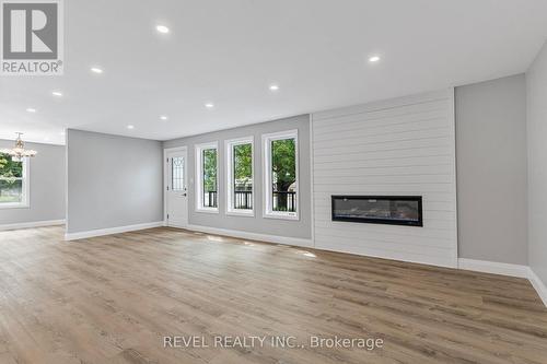 2940 Highway 3, Port Colborne, ON - Indoor Photo Showing Living Room With Fireplace