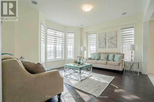 2 Thornvalley Terrace, Caledon, ON - Indoor Photo Showing Living Room