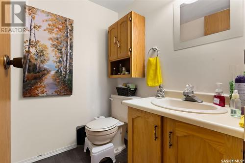 201 2727 Victoria Avenue, Regina, SK - Indoor Photo Showing Bathroom