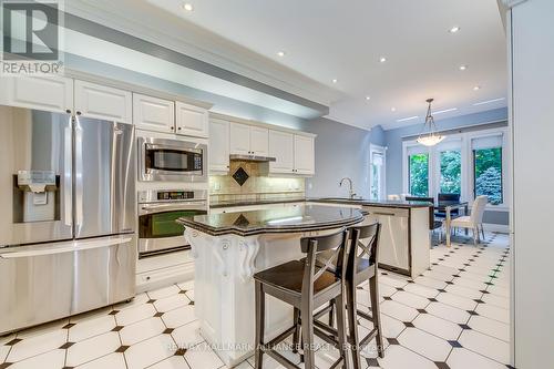 46 Ryland Terrace, Oakville, ON - Indoor Photo Showing Kitchen With Upgraded Kitchen