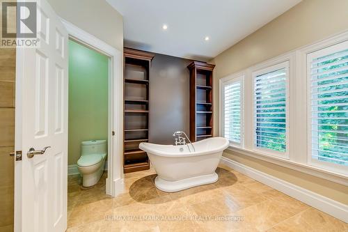 46 Ryland Terrace, Oakville, ON - Indoor Photo Showing Bathroom