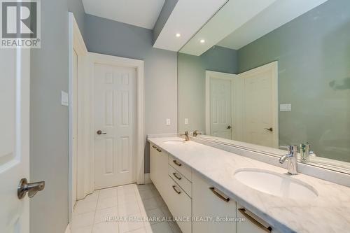 46 Ryland Terrace, Oakville, ON - Indoor Photo Showing Bathroom