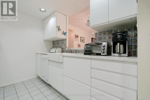 103 - 225 Davenport Road, Toronto (Annex), ON - Indoor Photo Showing Kitchen