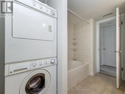 8 - 525 Stonefield Private Road, Ottawa (Nepean), ON - Indoor Photo Showing Laundry Room