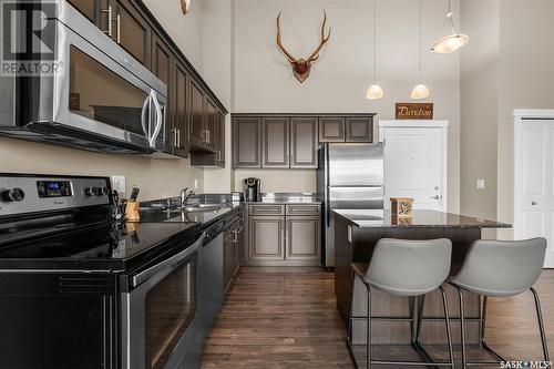 405 710 Hart Road, Saskatoon, SK - Indoor Photo Showing Kitchen With Stainless Steel Kitchen