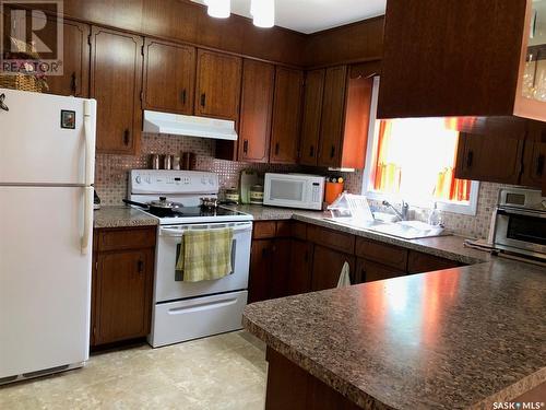 109 Parker Crescent, Canora, SK - Indoor Photo Showing Kitchen