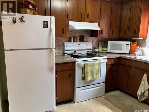 109 Parker Crescent, Canora, SK - Indoor Photo Showing Kitchen