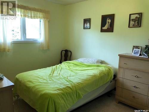 109 Parker Crescent, Canora, SK - Indoor Photo Showing Bedroom