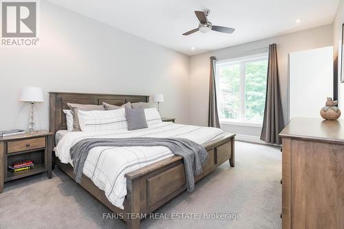 2 Reillys Run, Springwater (Minesing), ON - Indoor Photo Showing Bedroom