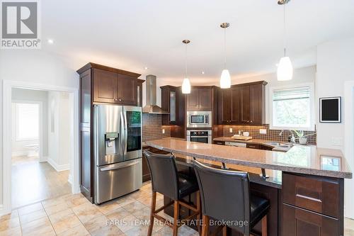 2 Reillys Run, Springwater (Minesing), ON - Indoor Photo Showing Kitchen With Upgraded Kitchen