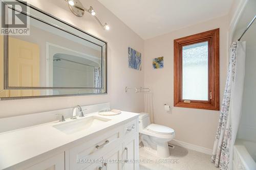 1542 Duncan Road, Oakville (Eastlake), ON - Indoor Photo Showing Bathroom