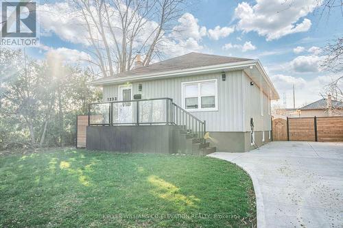 1233 Coric Avenue, Burlington, ON - Outdoor