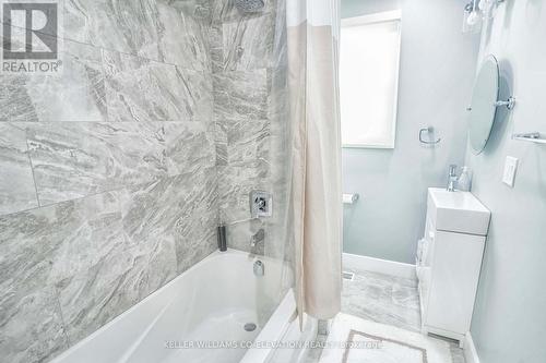 1233 Coric Avenue, Burlington, ON - Indoor Photo Showing Bathroom